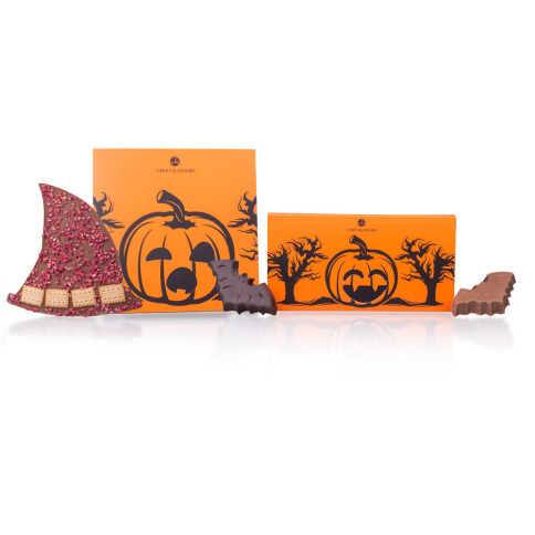 Halloween: kapelusz czarownicy z pysznej mlecznej czekolady w zestawie z nietoperzami