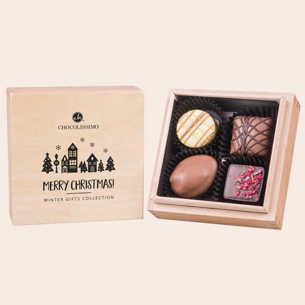 nadziewane czekoladki w szkatułce na prezent pod choinkę