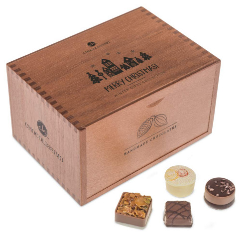 bezalkoholowe czekoladki w drewnianej szkatułce