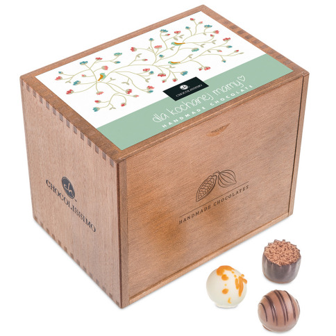 belgijskie czekoladki w drewnianej szkatułce dla mamy