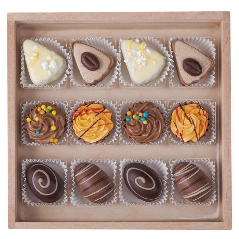 zestaw czekoladek na wielkanoc w eleganckiej szkatułce