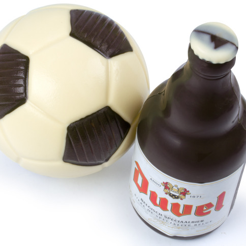 oryginalny prezent z czekolady dla miłośnika piłki nożnej