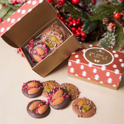 Pyszne czekoladki z dodatkami na prezent świąteczny