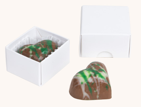 unikalne cechy pralinek w kształcie serca dla biznesu w białym pudełeczku