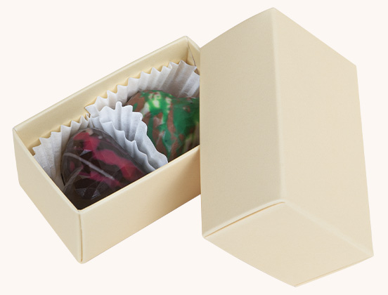 unikalne cechy pralinek w kształcie serc dla biznesu w szarym pudełeczku