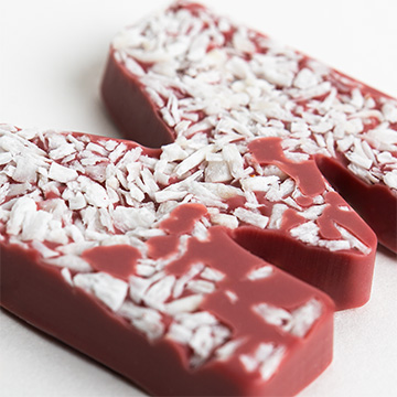 Dodatki zanuczone w literze M w czekoladowym napisie Mama z czekolady Ruby