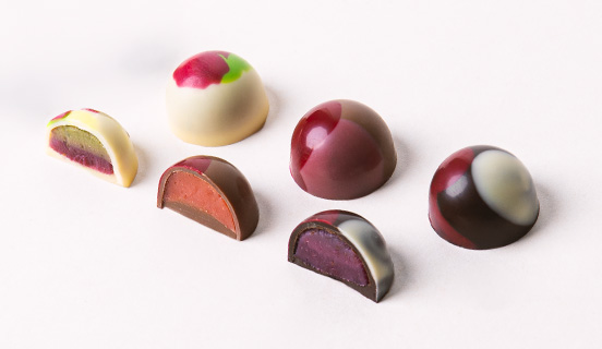 16 czekoladowych pralinek o orzeźwiających smakach