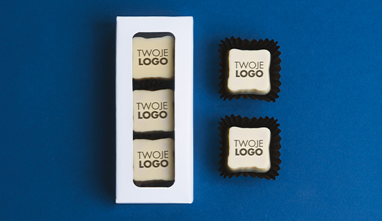 pralinki z personalizacja dla firm w pudełeczku z okienkiem