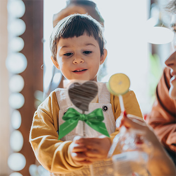 Lizak serce z belgijskiej czekolady o charytatywnym przeznaczeniu