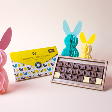 wielkanocny napis z belgijskiej czekolady