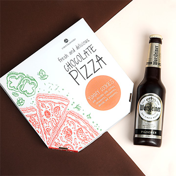 zestaw piwa i pizzy z czekolady