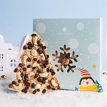 Świąteczna tafla białej czekolady w kształcie choinki w ozdobnym pudełeczku