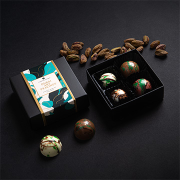 pudełeczko 4 pralinek z nadzieniem dubajskim