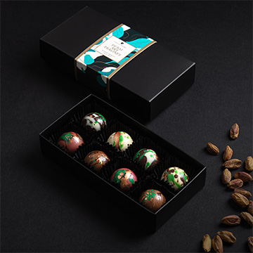 pudełeczko 4 pralinek z nadzieniem dubajskim