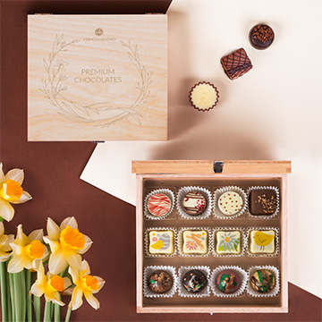 wielkanoncy zestaw pralin w ozdobnym pudełeczku