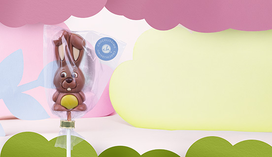 czekoladowy zielony zajączek w folii prezentowej