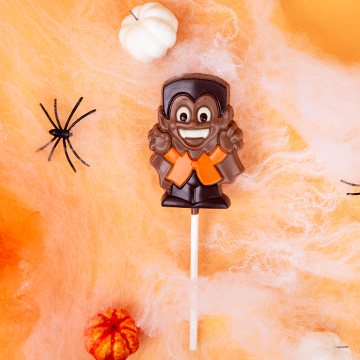 czekoladowy wampir w formie lizaka na Halloween