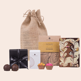 zestaw czekoladowych upominków w jutowym worku